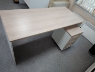 Стол прямой Персона Грата Deka ЛДСП каркас 75.07.16 Дуб Сантана светлый/Белый