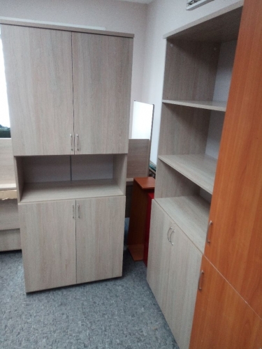 Шкаф высокий закрытый с нишей Персона Грата Twin 16.16.151 Дуб Сантана светлый